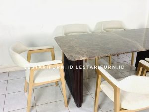 Sekuro Dining Table set
