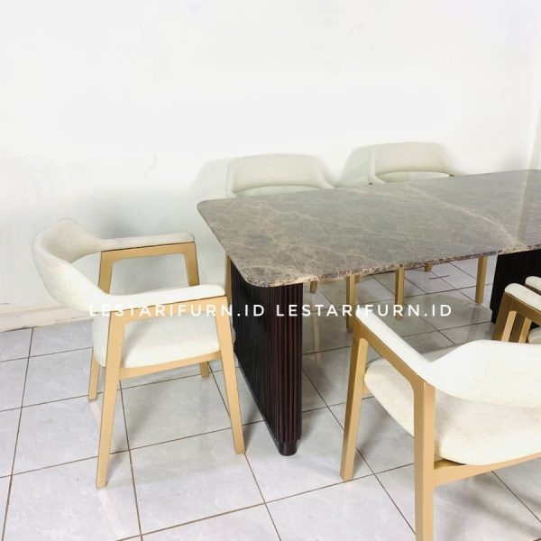 Sekuro Dining Table set - Image 2