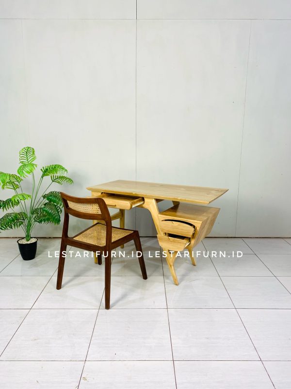 Padha Desk Table